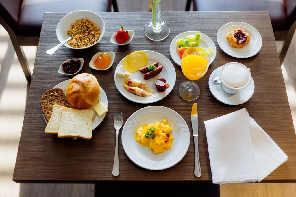 Hotel Tenis Зволен Екстериор снимка