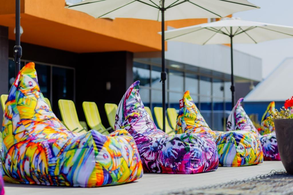 Hotel Tenis Зволен Екстериор снимка